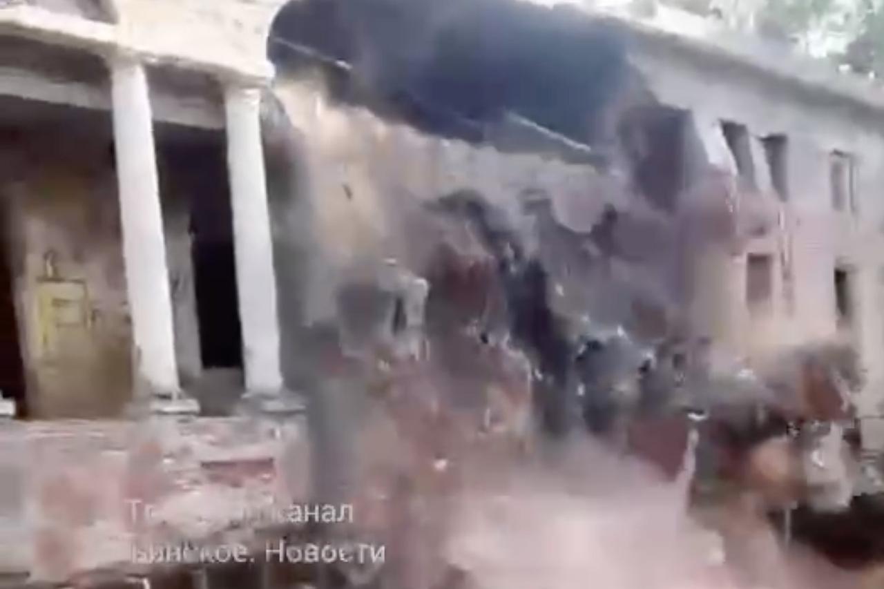 Усадьба князей Голицыных обрушилась в Подмосковье