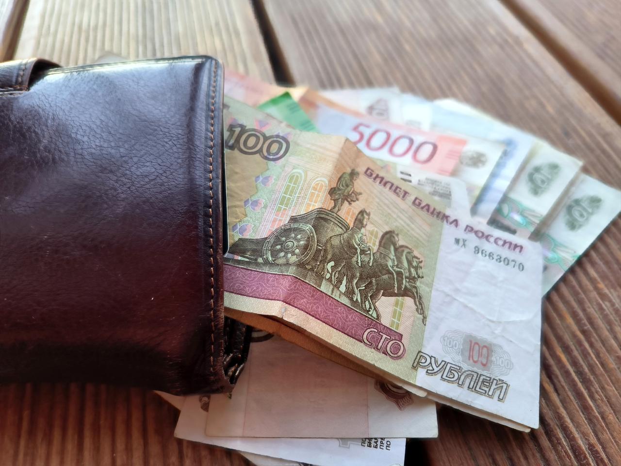 Мошенники выманили у пенсионера из Москвы более 80 миллионов рублей