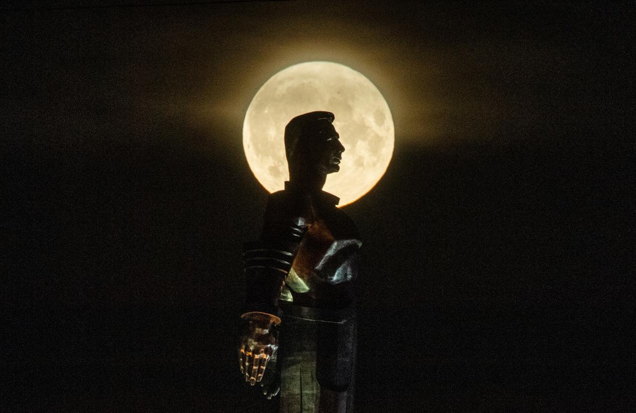 Москвичи смогут увидеть суперлуние