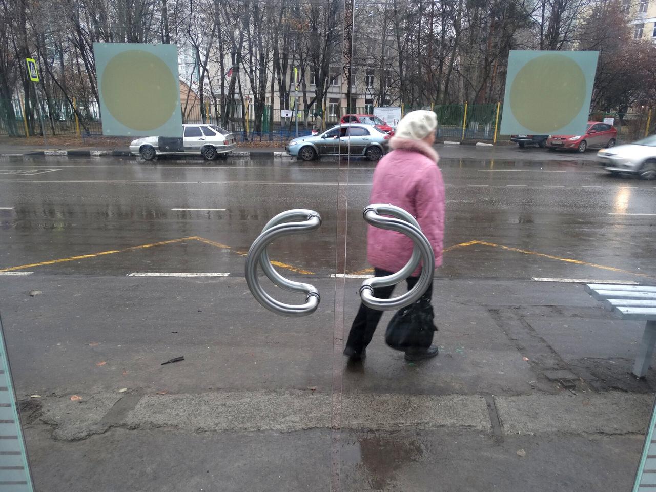 Москвичей призвали пересесть на городской транспорт из-за опасной ситуации