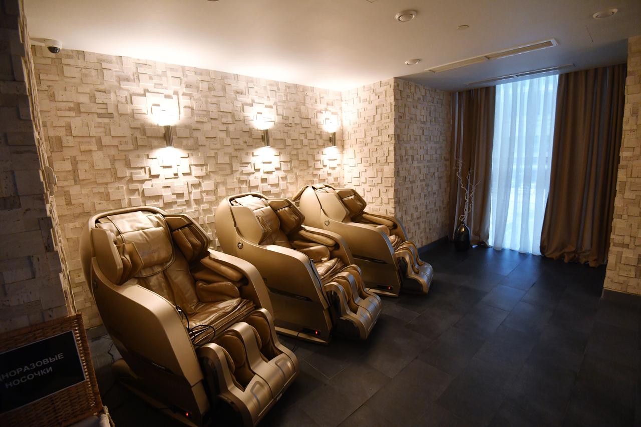 Москвичка захотела расслабиться в массажном кресле и попала в ловушку