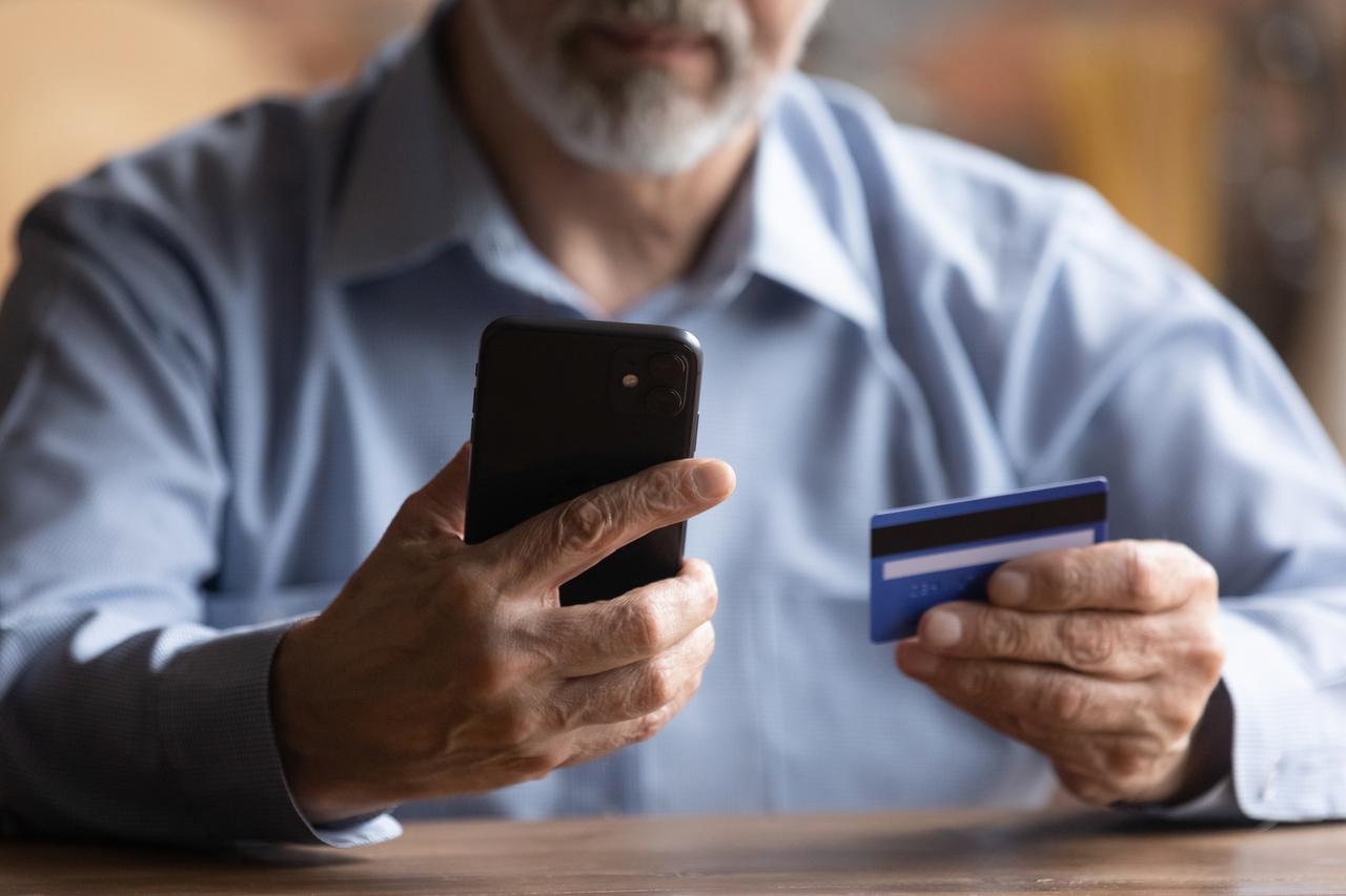 Москвич за неделю передал мошенникам более 30 миллионов рублей