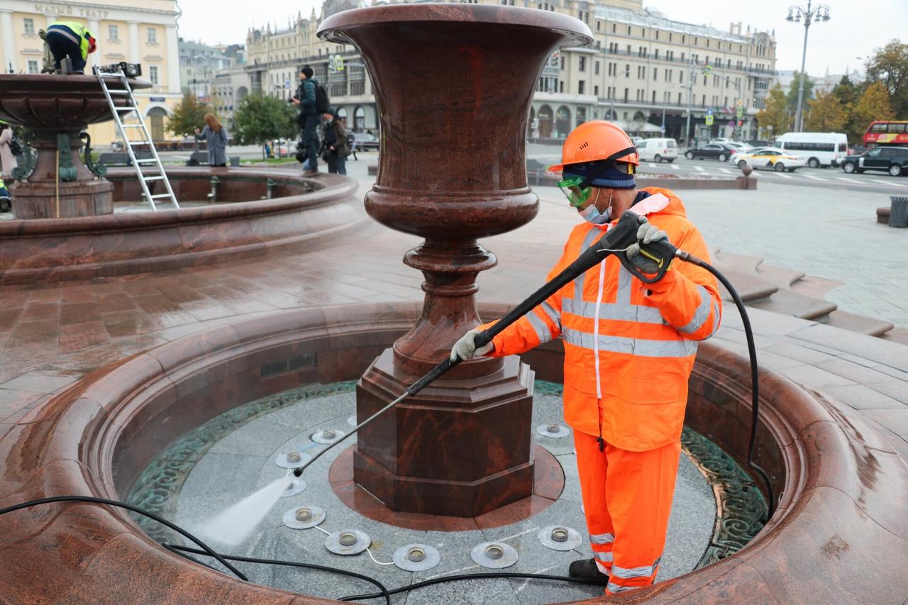 Московские фонтаны подготовили к зиме