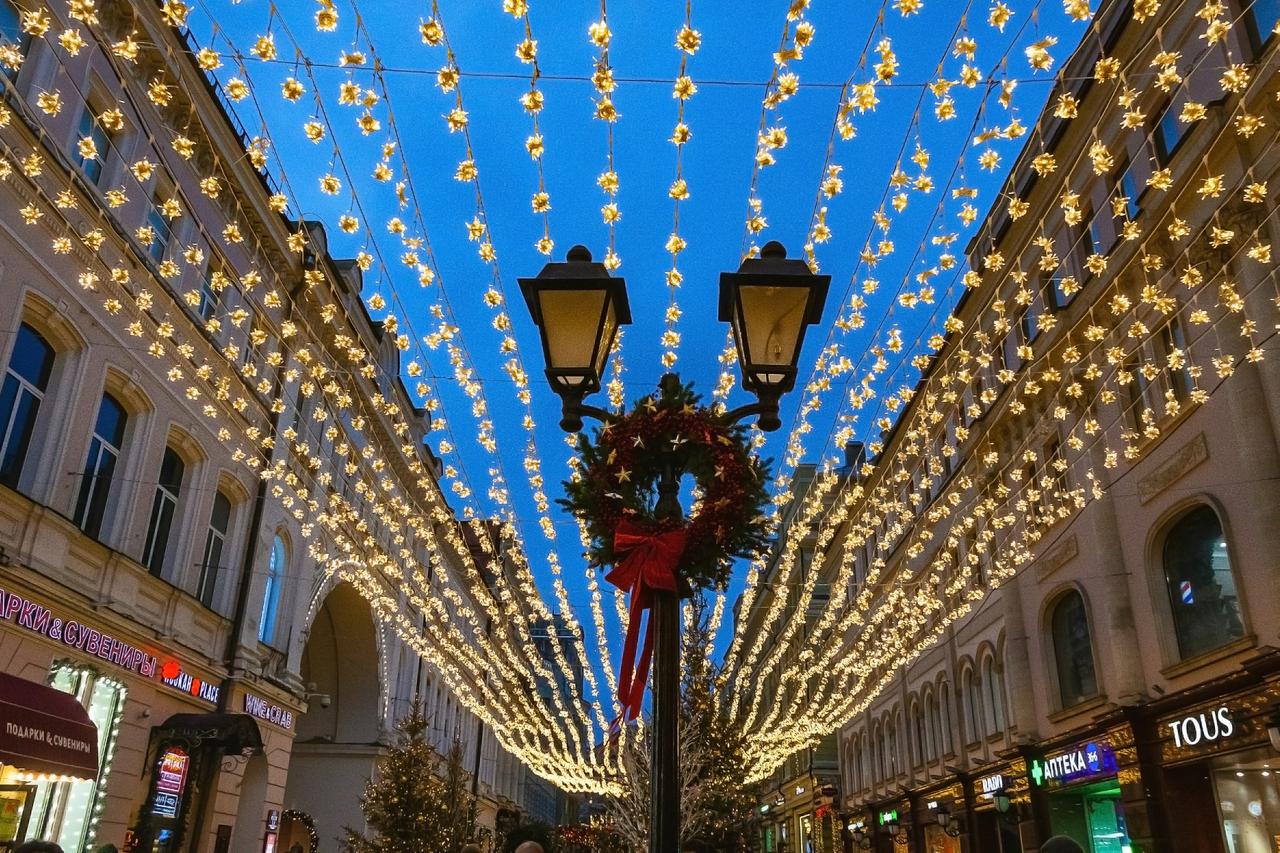 Москвичи раскрыли отношение к новогоднему оформлению столицы