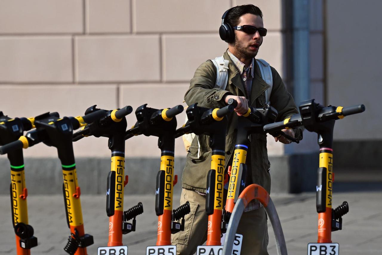 В Москве объявили о закрытии проката велосипедов и электросамокатов