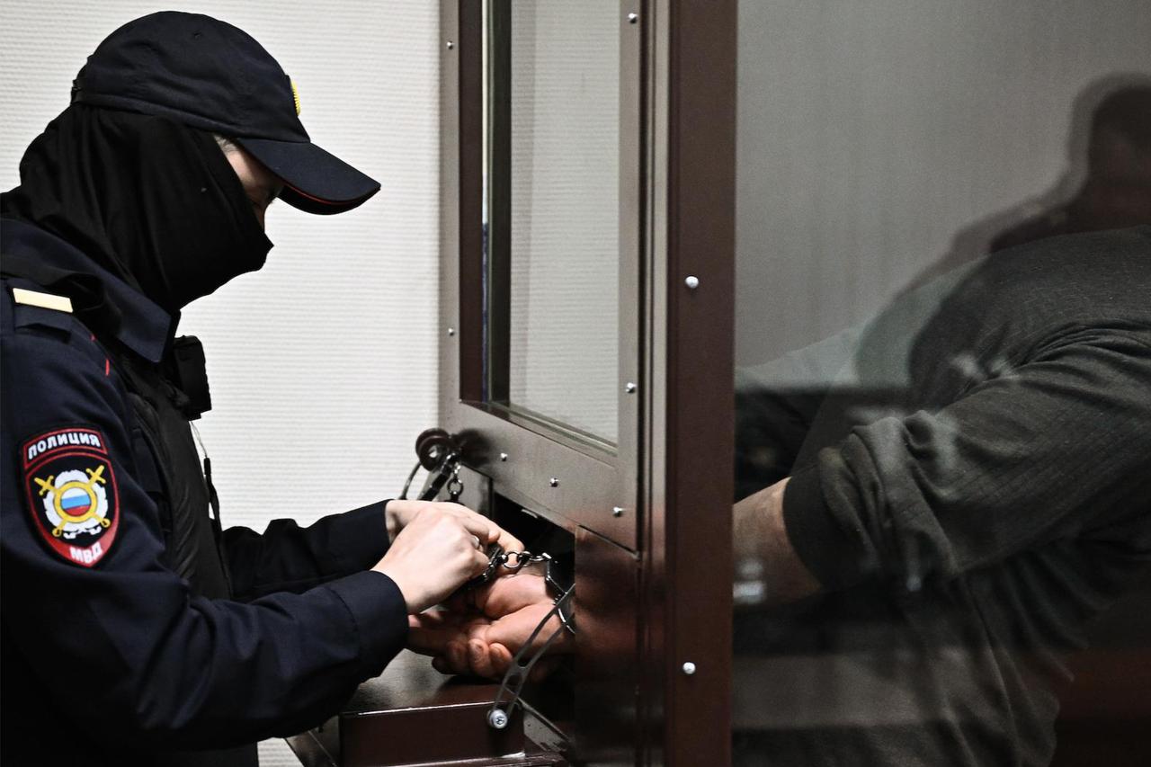 Москвич решил отпраздновать регистрацию ИП и попал под арест