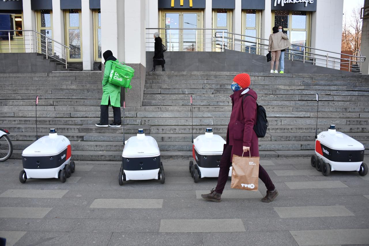 В Москве установили правила работы роботов-курьеров