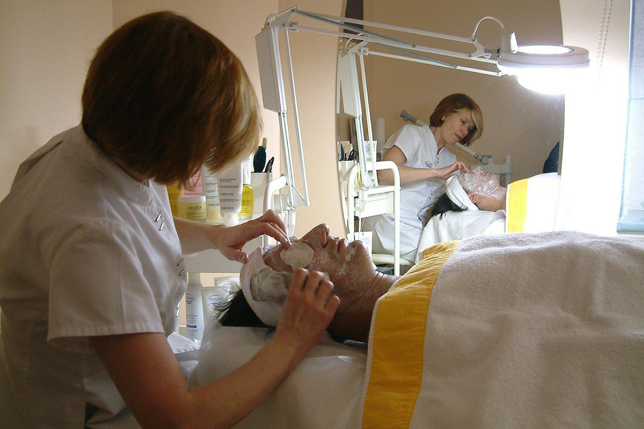 Салоны красоты в Москве оказались под угрозой краха