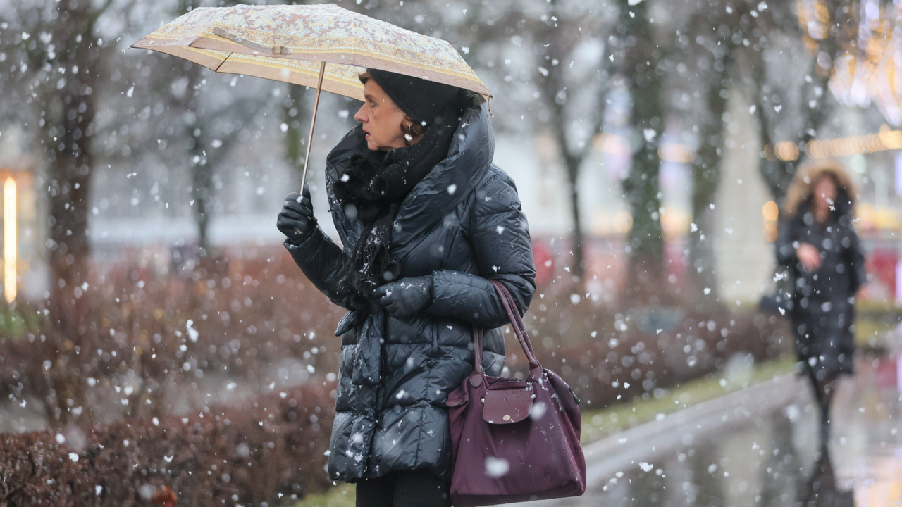 Москвичам назвали время появления сугробов в столице