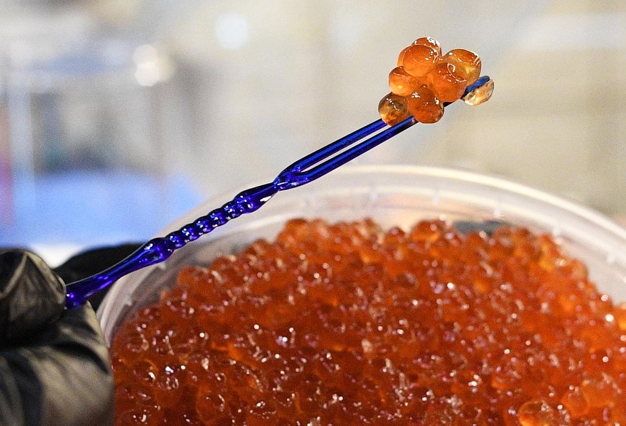 Кишечную палочку обнаружили в икре пяти торговых марок