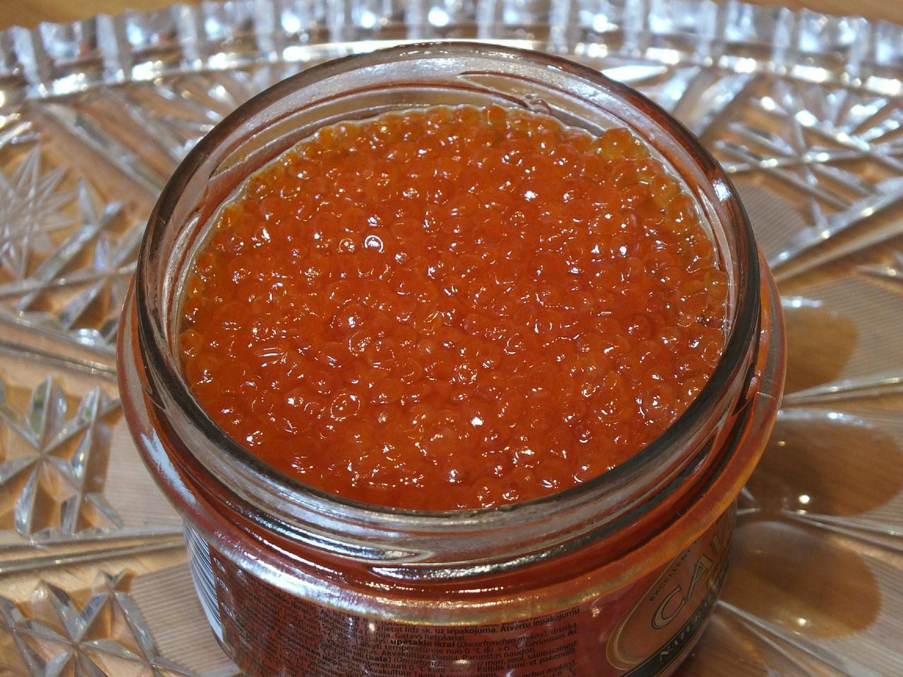 В московском метро начали продавать красную икру