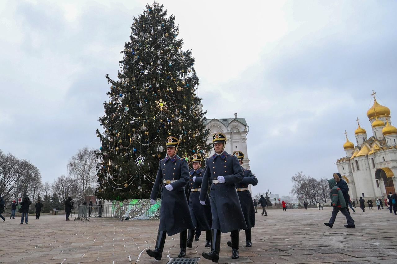 Главная российская елка вошла в число самых высоких новогодних деревьев в мире