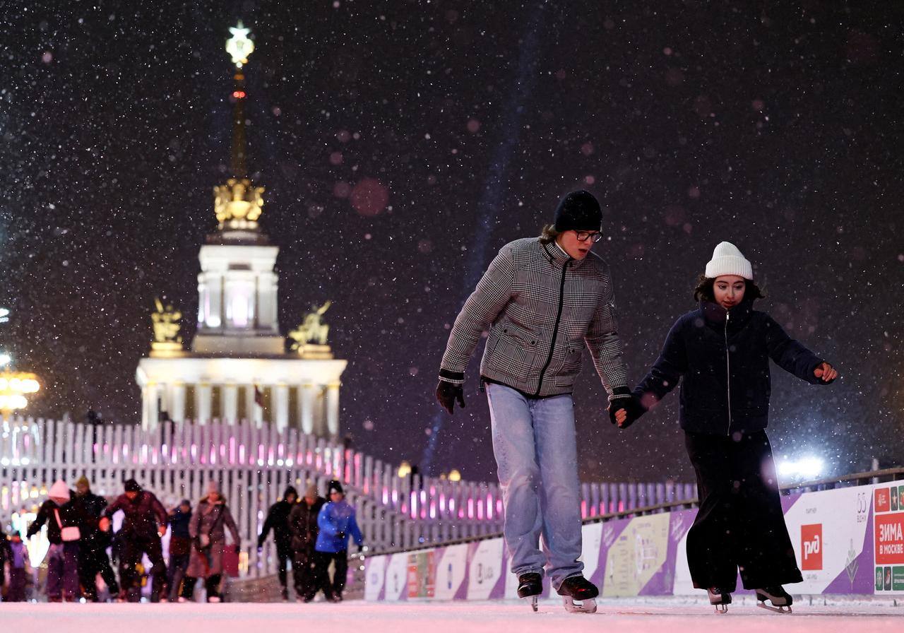 В каждом районе Москвы появятся бесплатные катки