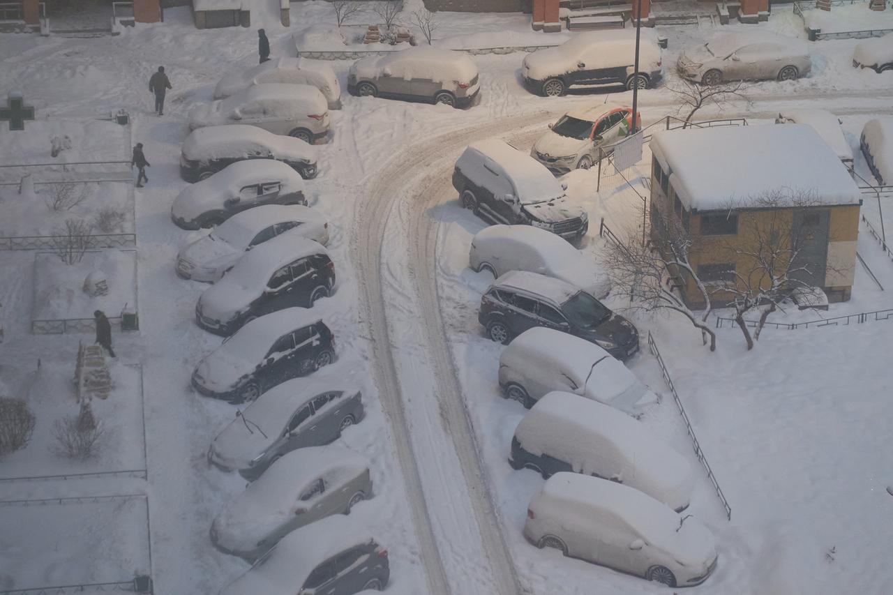 Москвичи нашли на парковке необычную записку