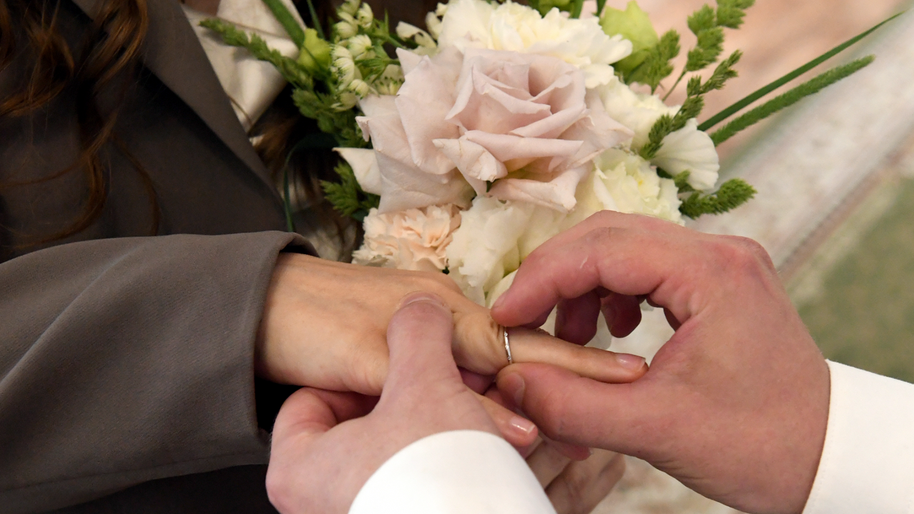 Ракова анонсировала эксклюзивную церемонию бракосочетания в саду Склифа