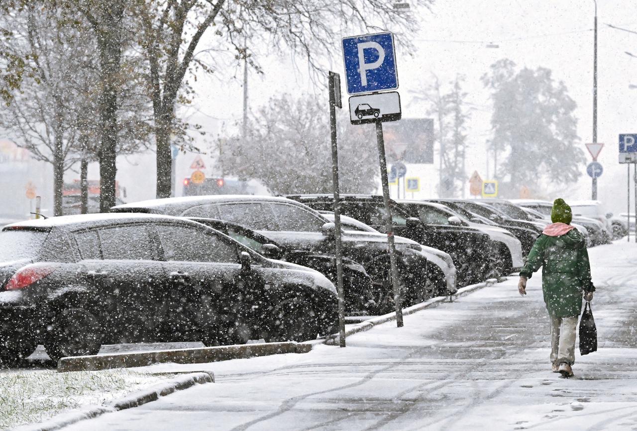 Москвичам пообещали бесплатную парковку
