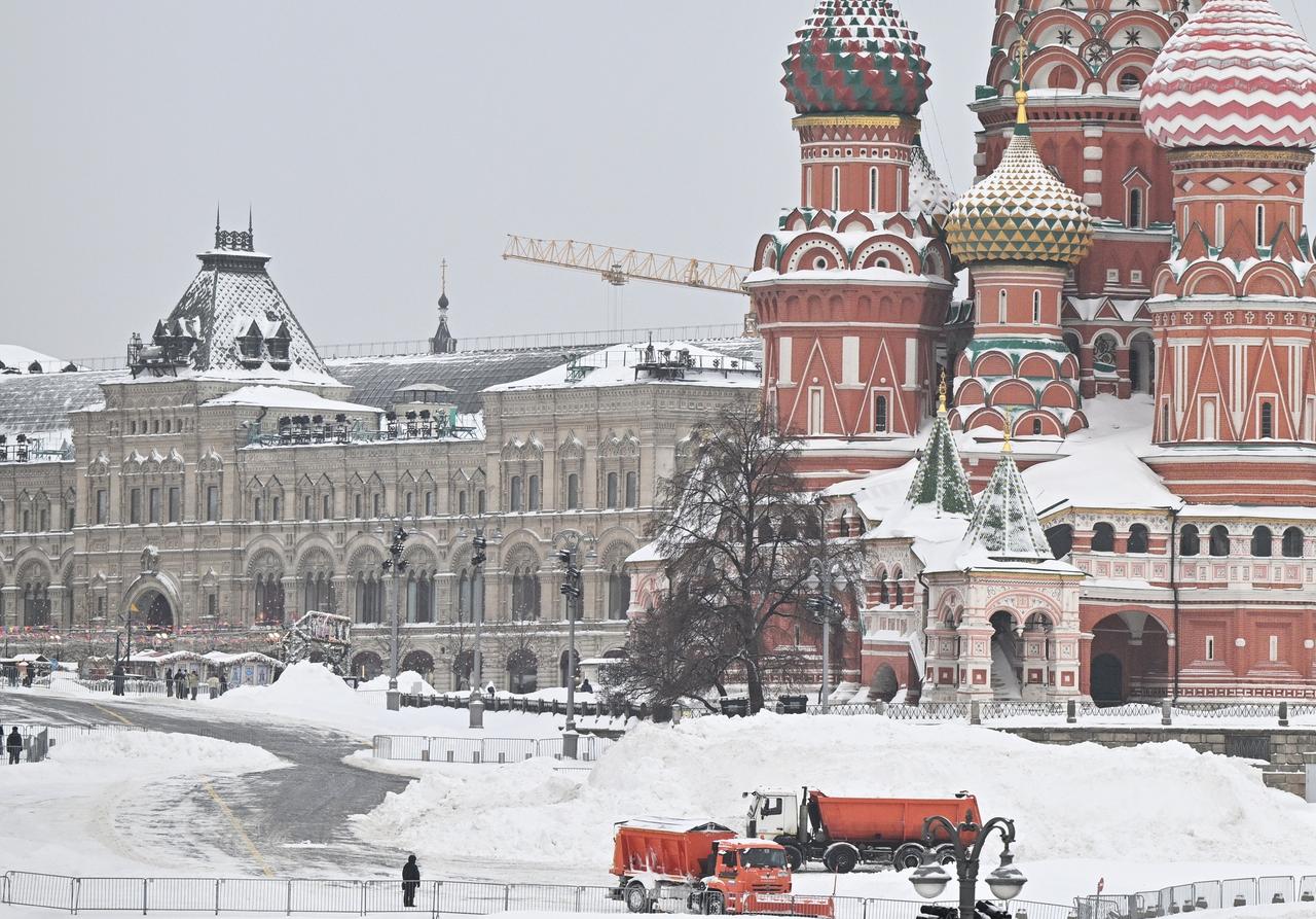 Собянин пошутил о сильных снегопадах