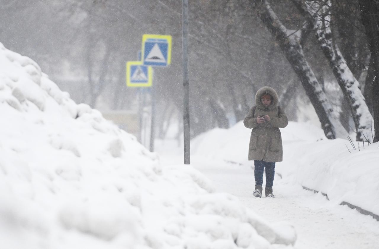 Высота сугробов в Москве побила рекорд 16-летней давности
