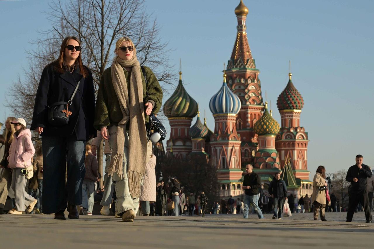 Синоптик назвала срок исчезновения снега в Москве