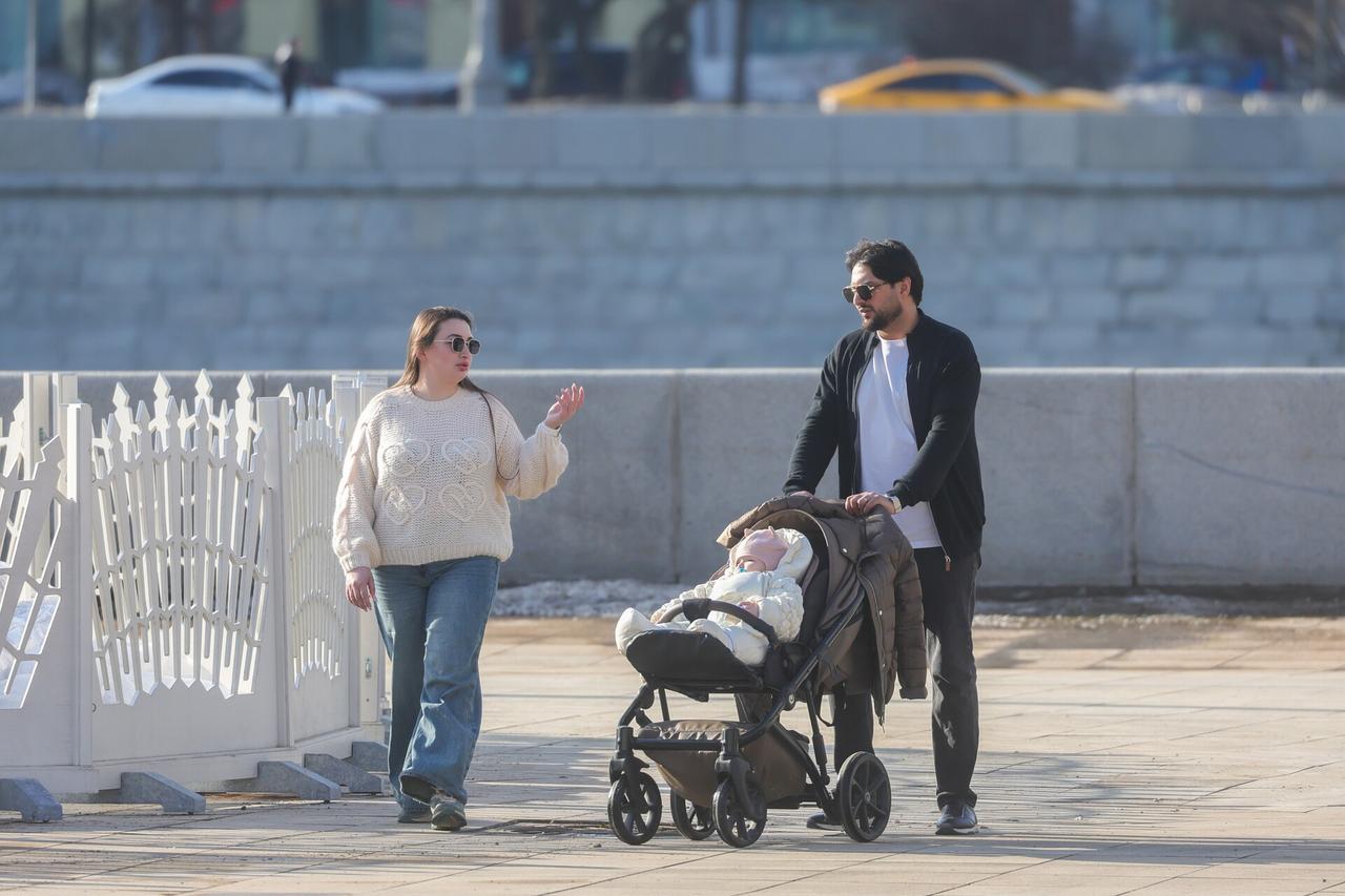 Москвичам пообещали апрельское тепло