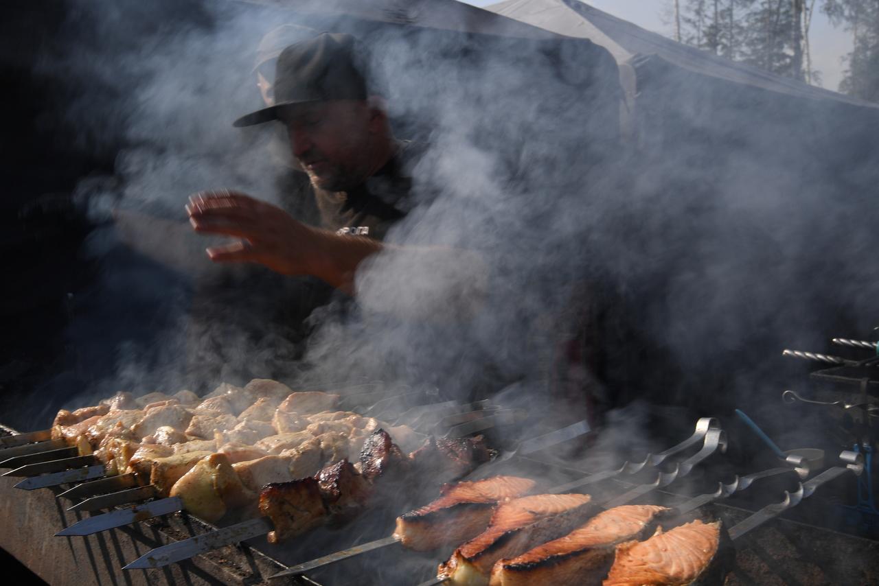 Москвичей предупредили о наказании за приготовление шашлыка во дворах