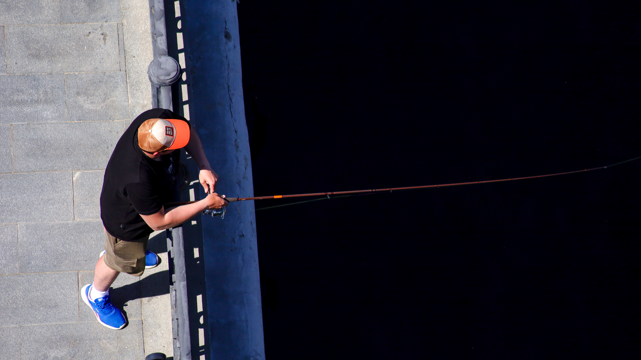 Рыбаки поймали 9-килограммовую щуку у «Москва-Сити»