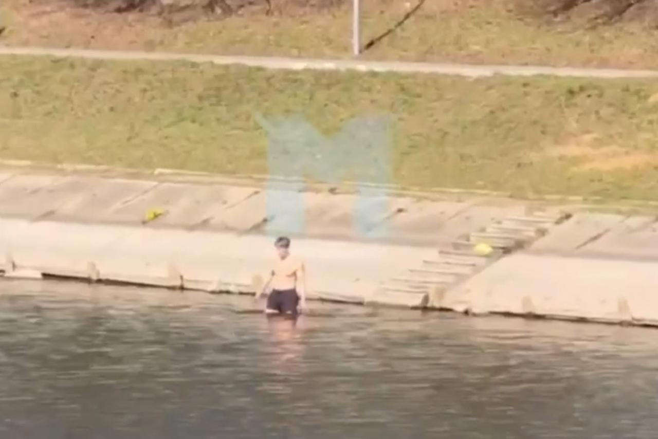 Москвичи открыли купальный сезон и попали на видео