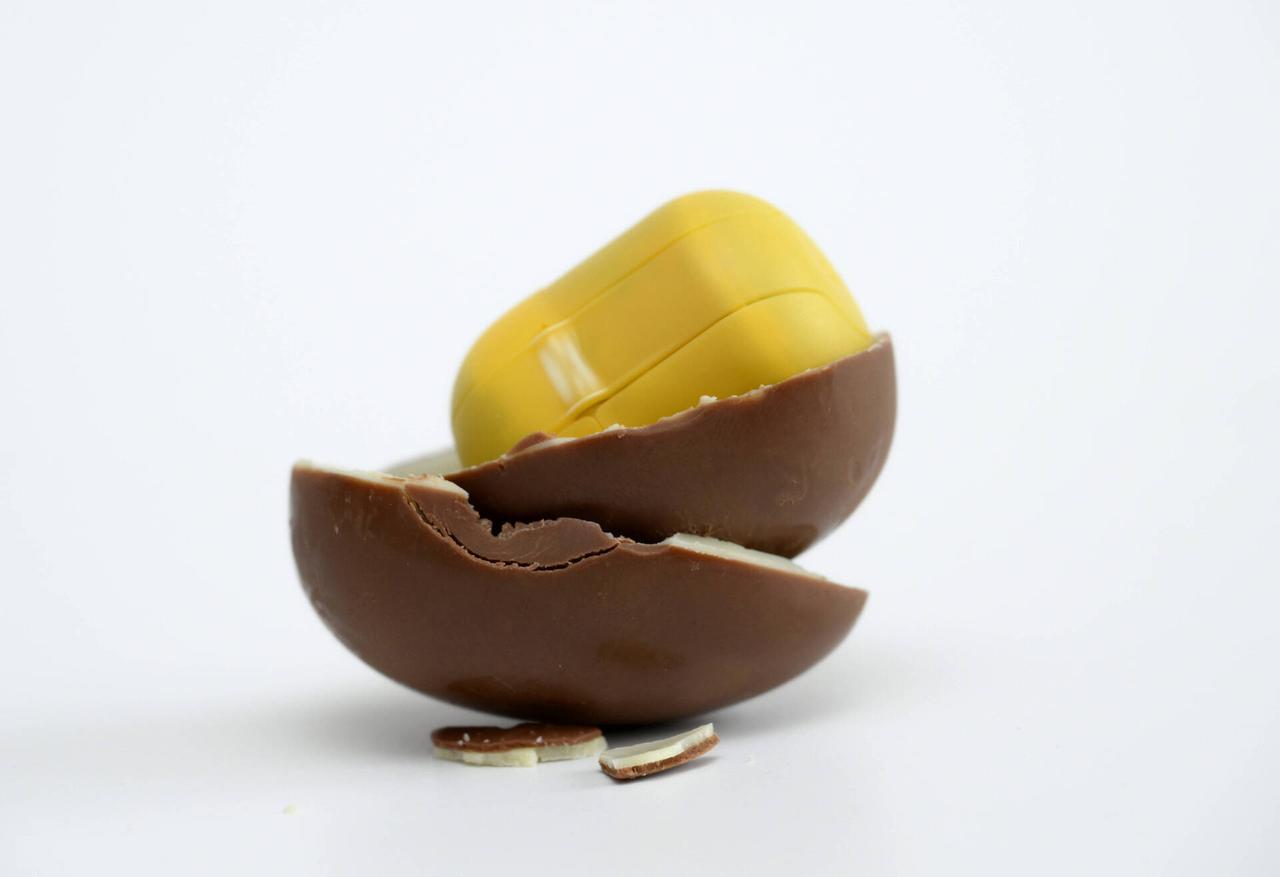 В Москве назвали зарплату упаковщика киндеров-сюрпризов