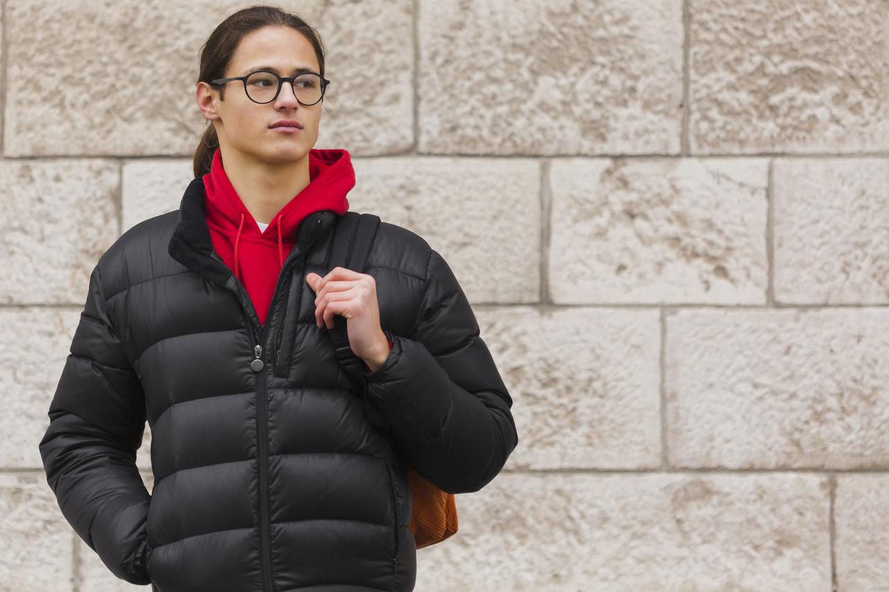 Раскрыта неожиданная связь между ношением пуховиков и паническими атаками