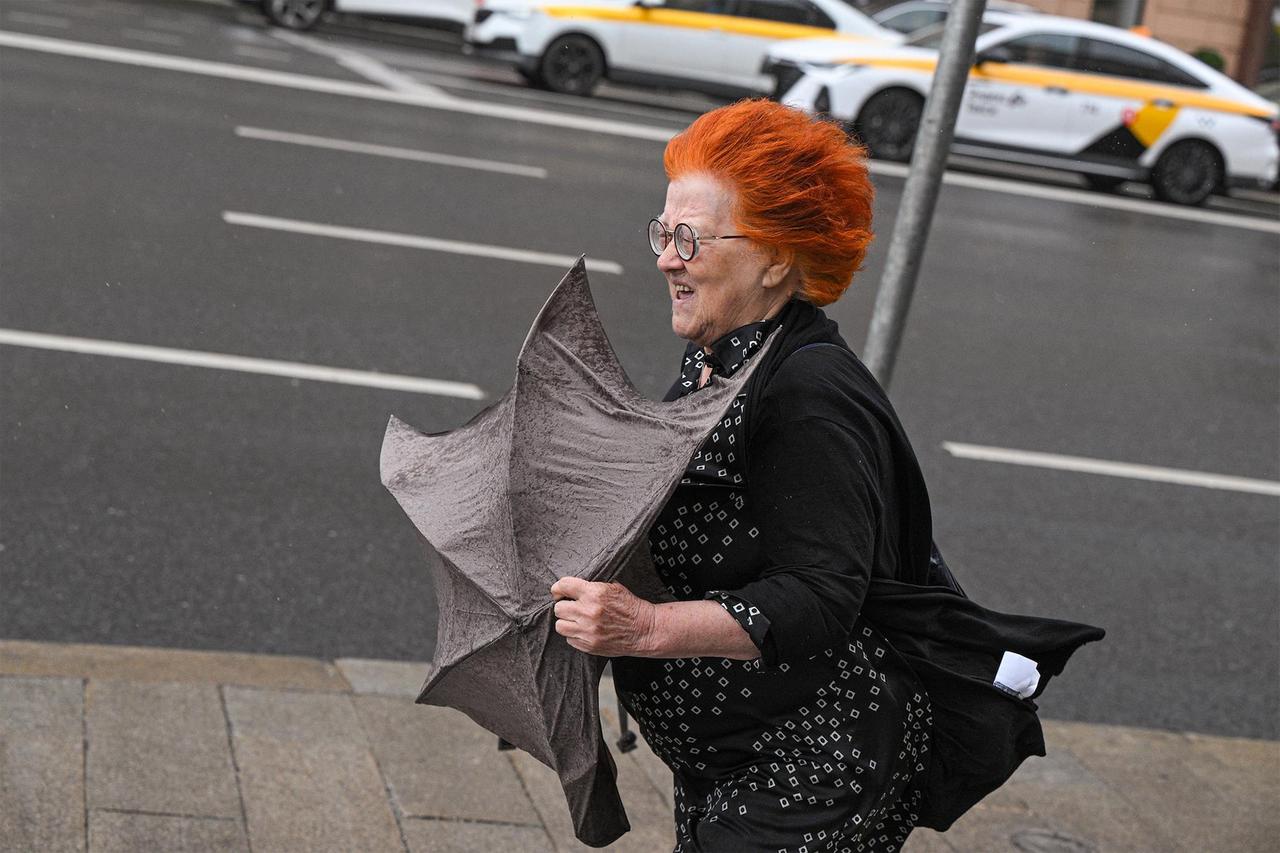 Москвичей предупредили о похолодании к выходным