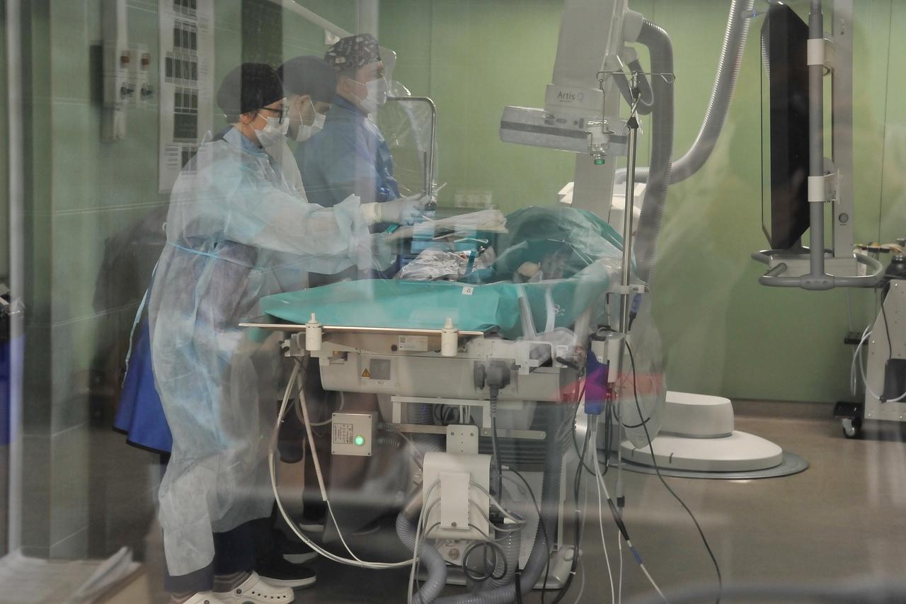 Из живота четырехлетнего мальчика достали 19 магнитов в Москве