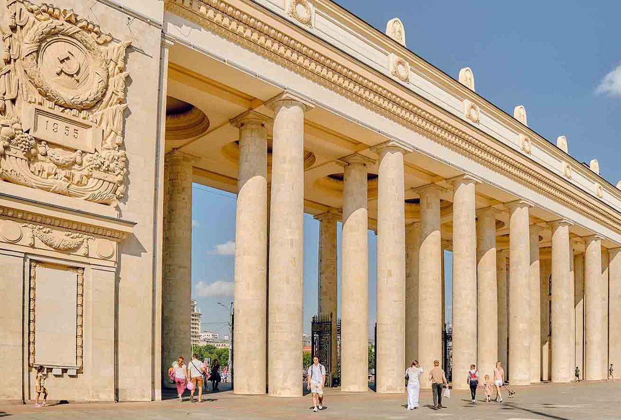 Фасады арки главного входа Парка Горького приведут в порядок
