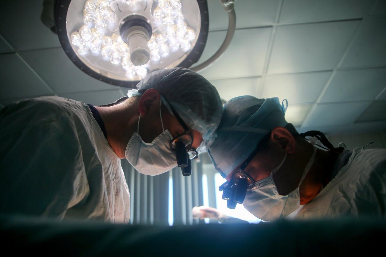 Московские врачи вырезали у пациентки опухоль размером с баскетбольный мяч