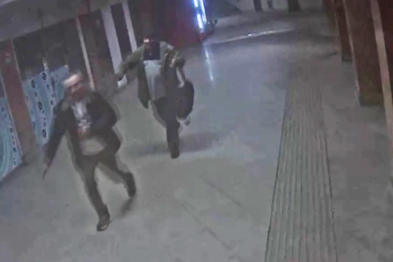 В московском переходе ограбление закончилось поножовщиной