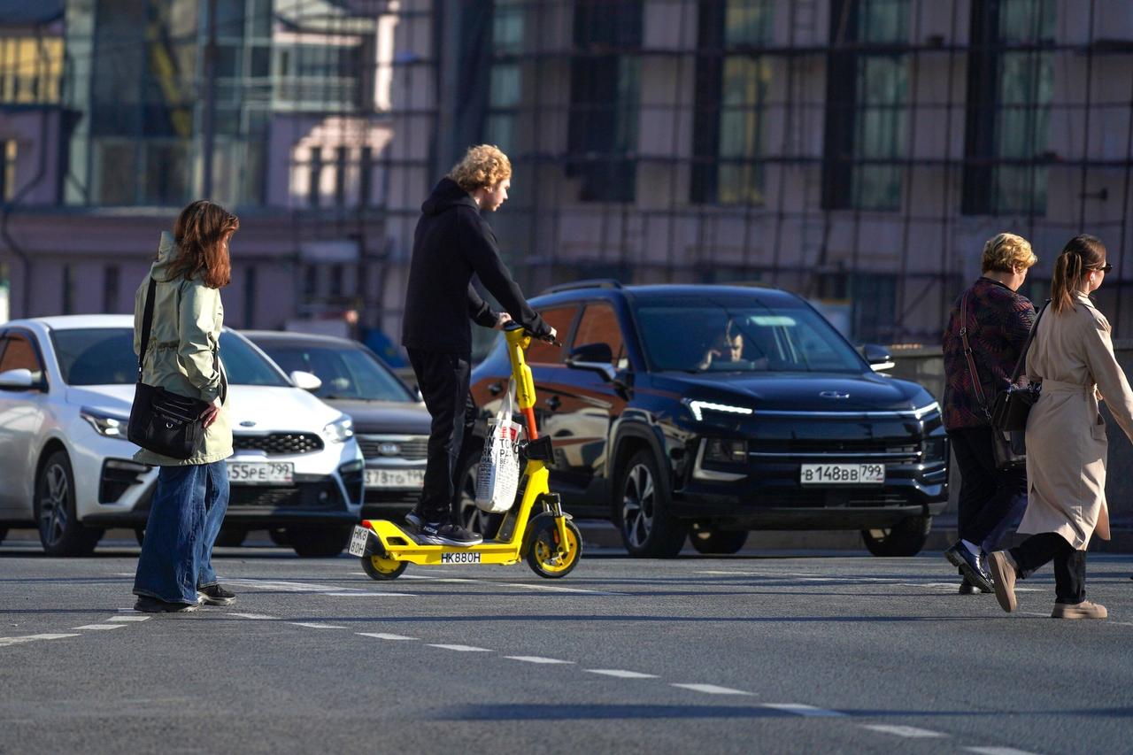 В Москве появились новые электросамокаты
