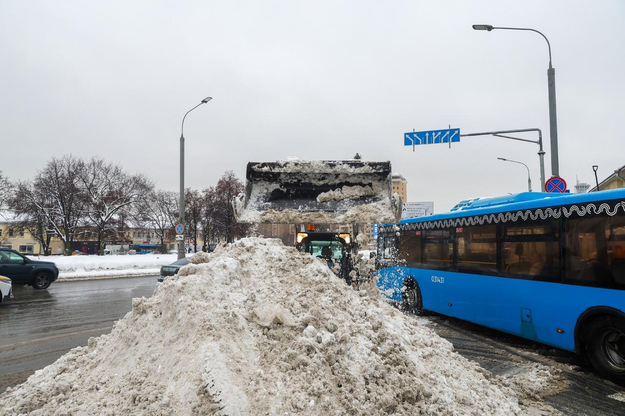 Москвичей призвали пересесть на городской транспорт