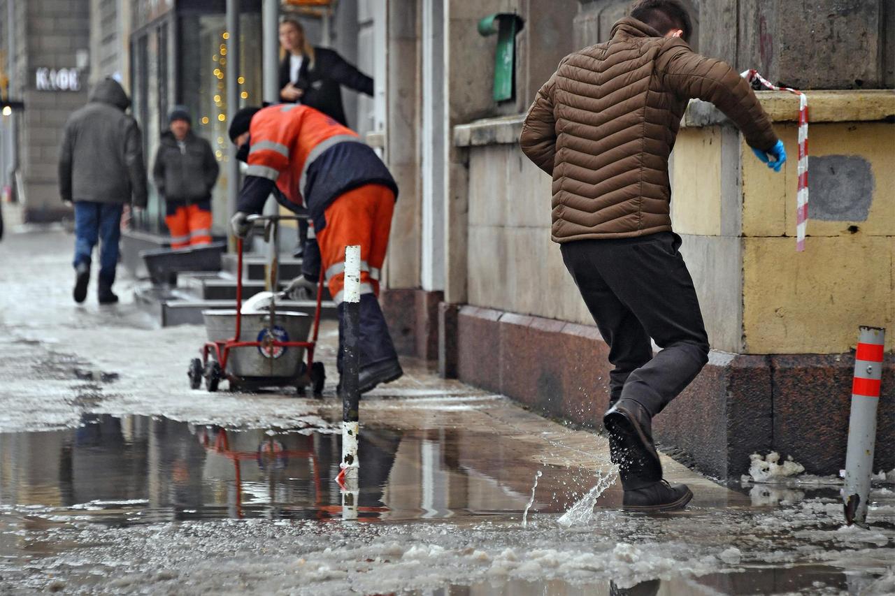 Москвичам назвали дату таяния выпавшего снега