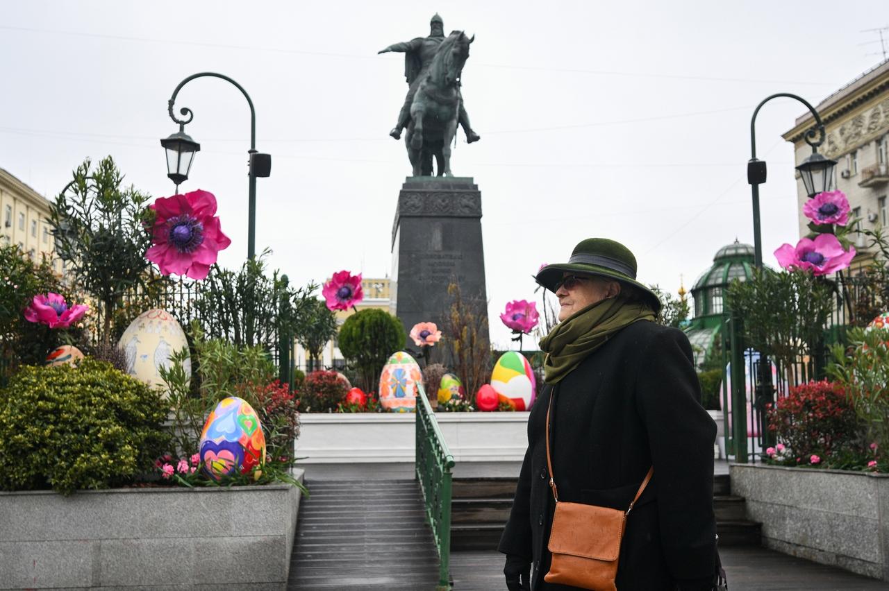 В Москве появились новые пасхальные украшения