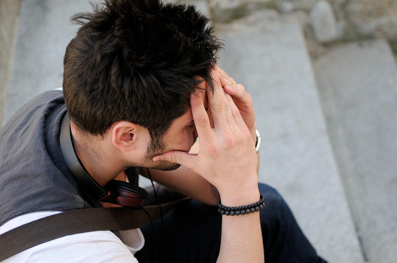 Москвич проиграл сотни тысяч и попытался покончить с собой в букмекерской конторе