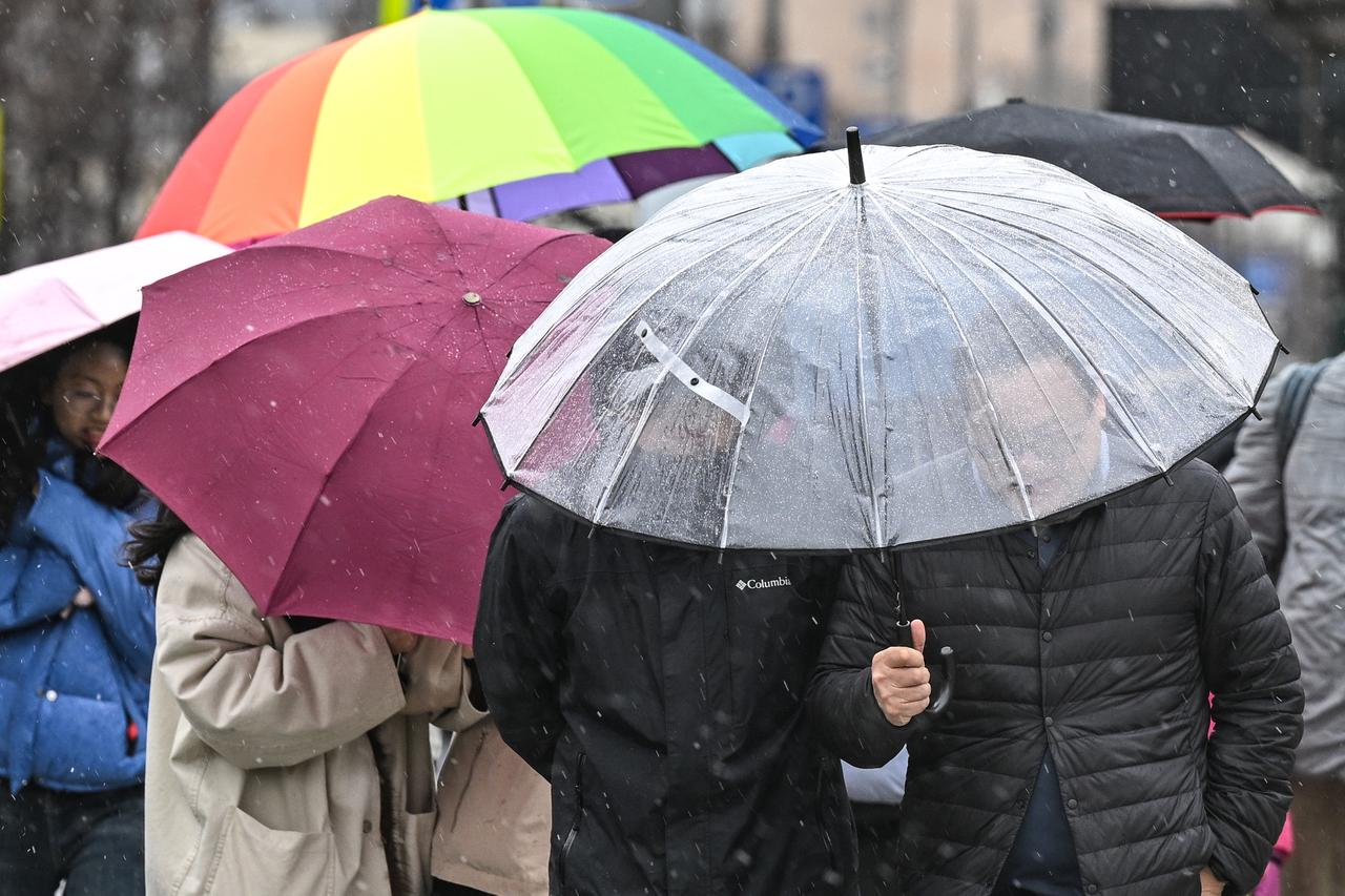 Москвичей предупредили о первой весенней грозе