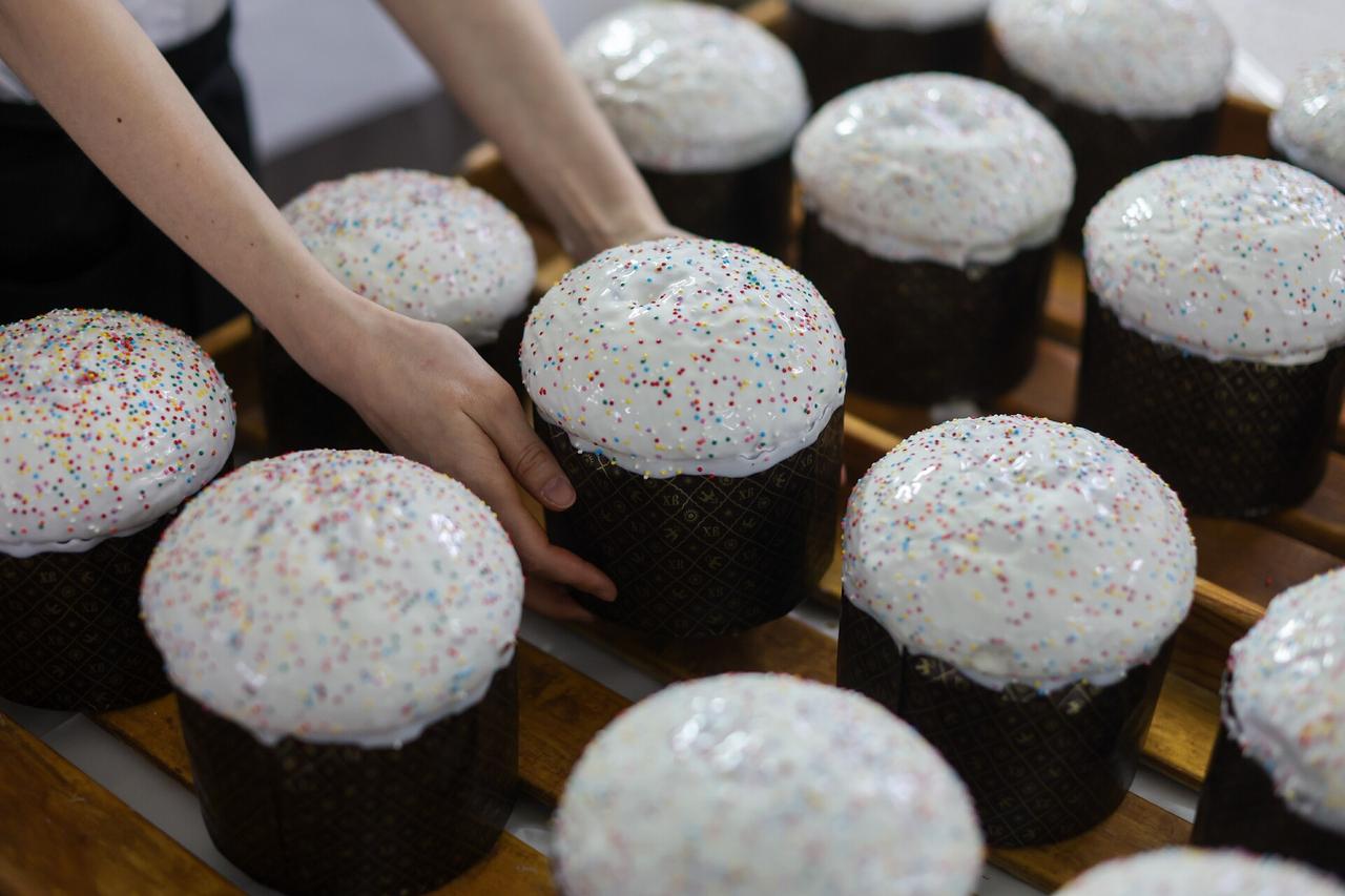 Москвичи полюбили морковные и лимонные куличи