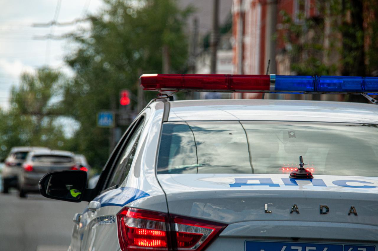 В Москве иномарка на полной скорости вылетела с моста в воду