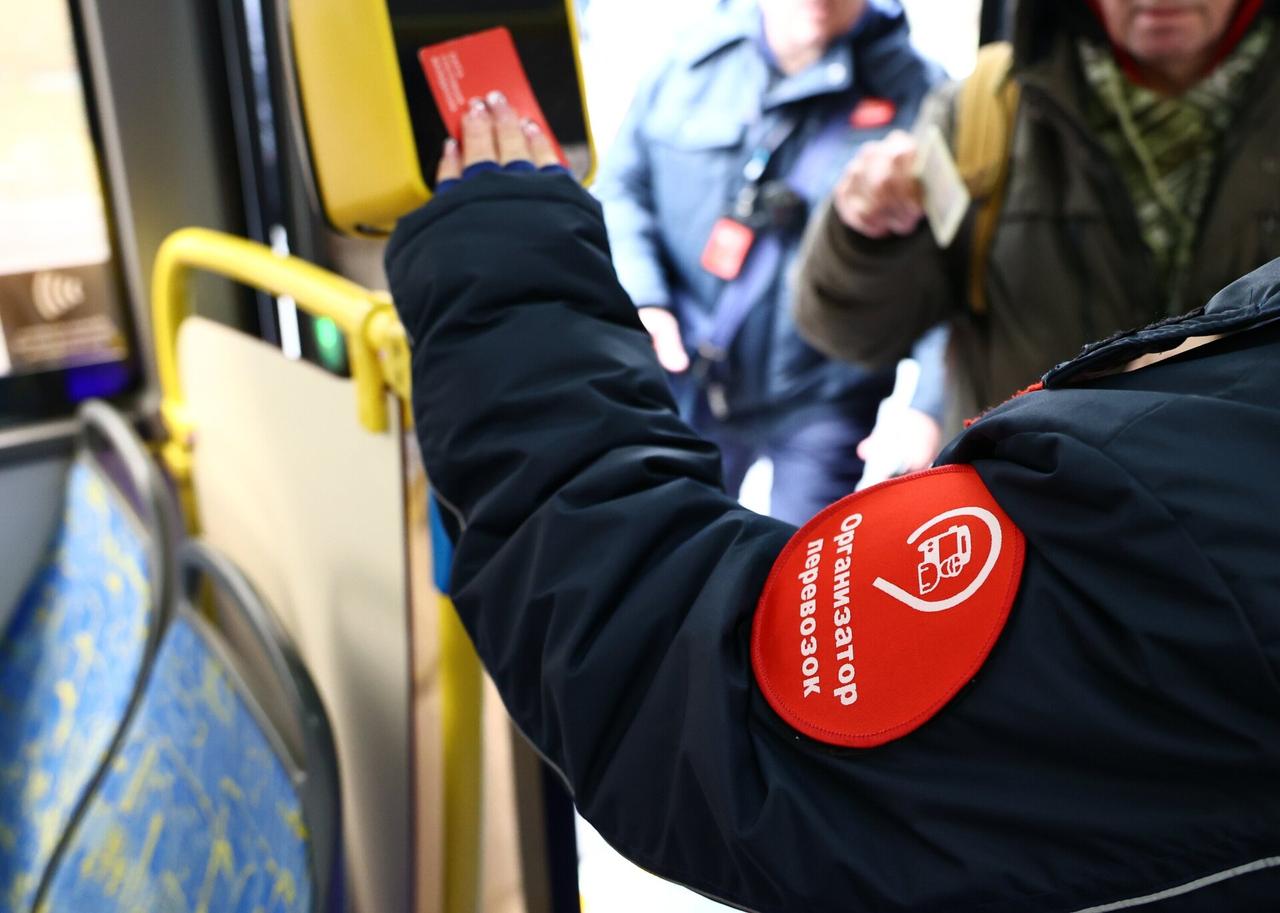 Безбилетник проехался в автобусе и стал фигурантом уголовного дела по трем статьям