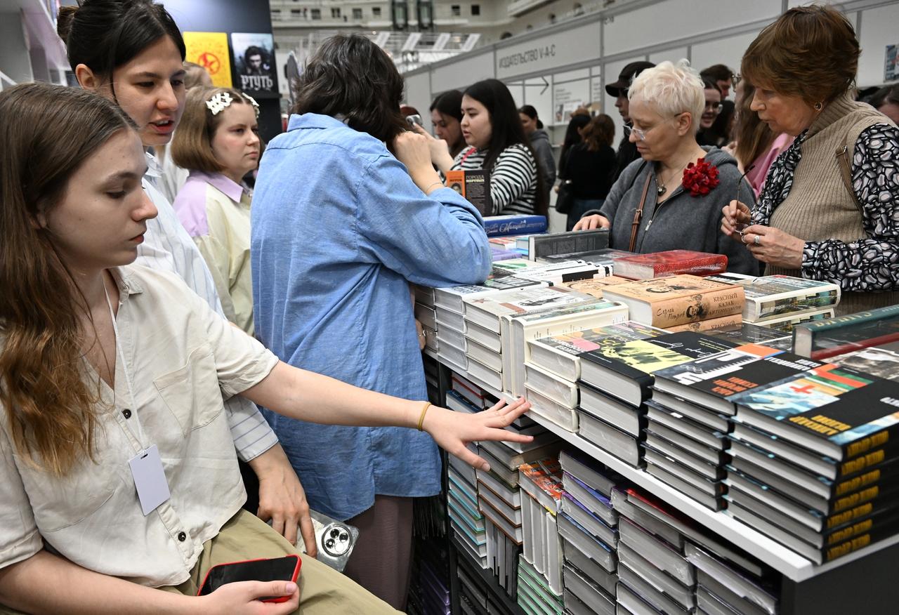 Стали известны самые популярные книги у москвичей