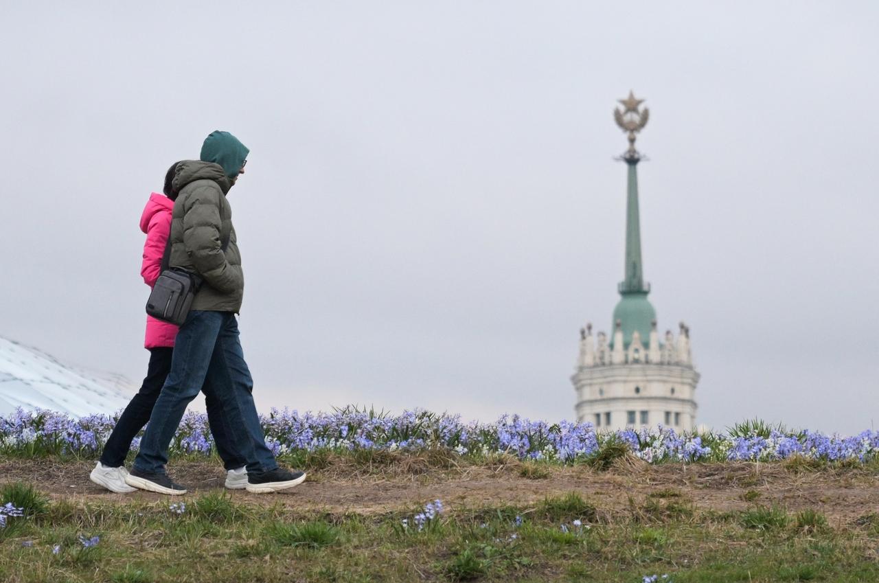 Москвичам назвали дату возвращения тепла