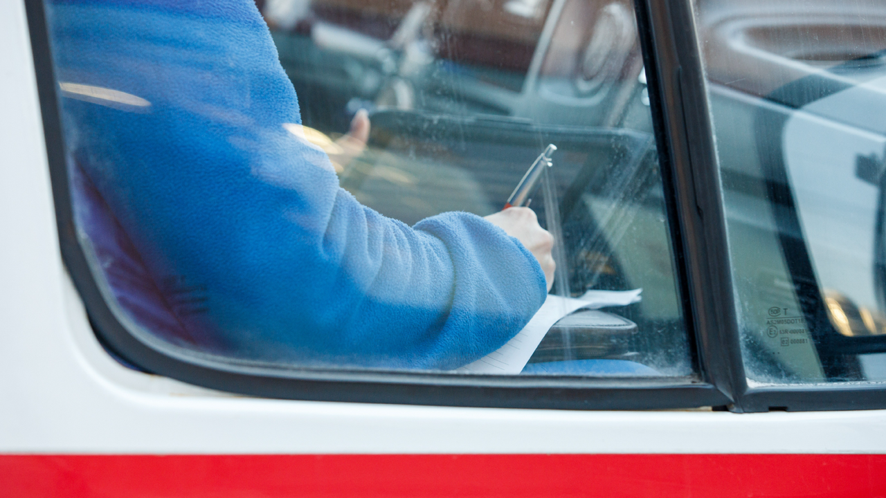 В Москве избили и попытались отравить пенсионерку из-за квартиры