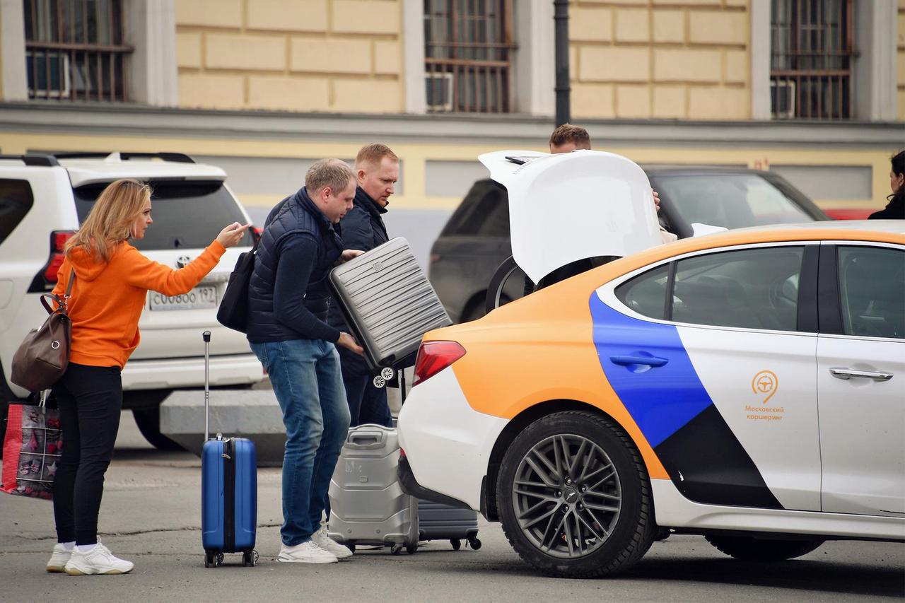 Российские автовладельцы продемонстрировали привычку совмещать личный транспорт с каршерингом