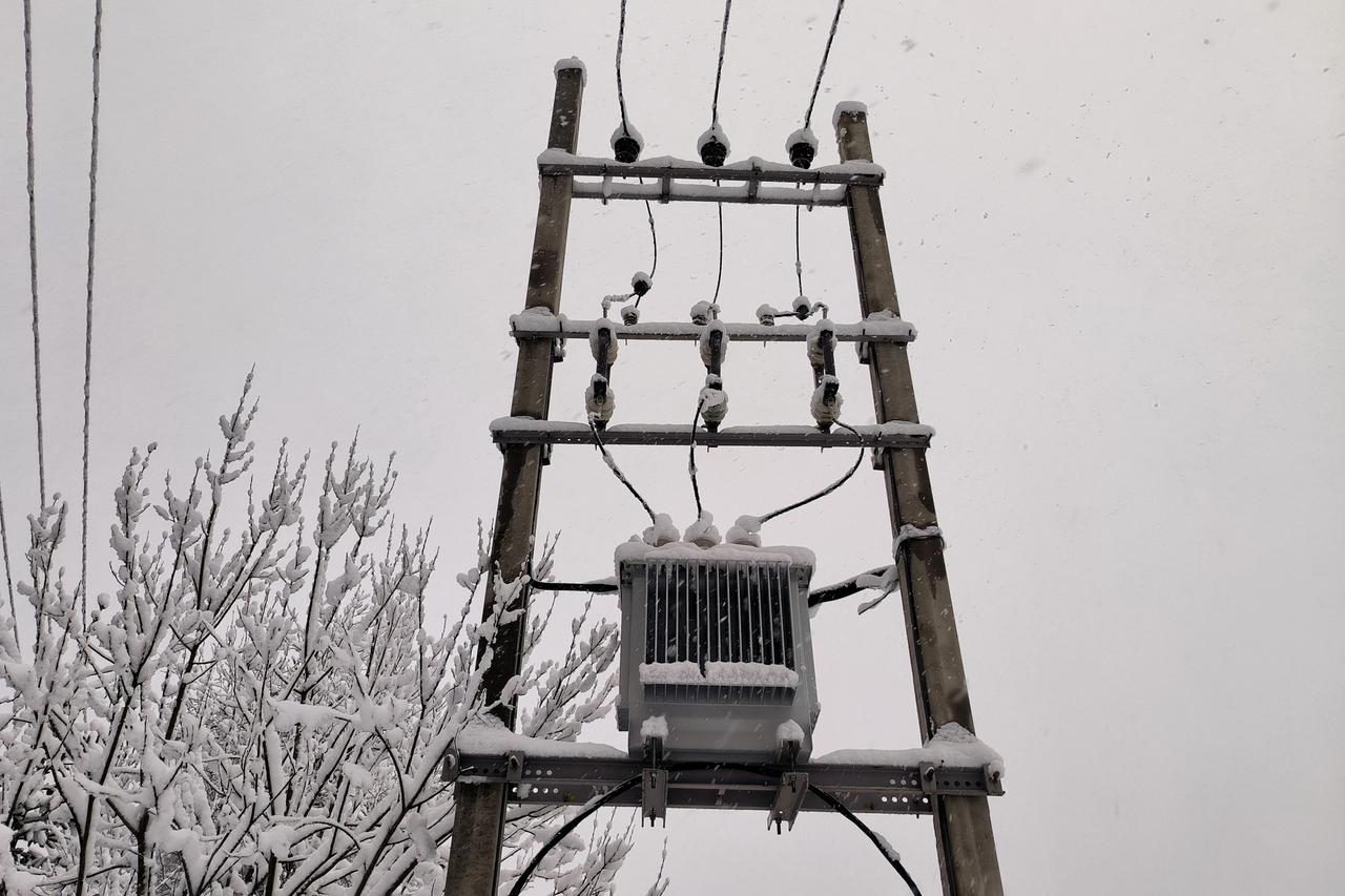 Жители Подмосковья остались без электроснабжения