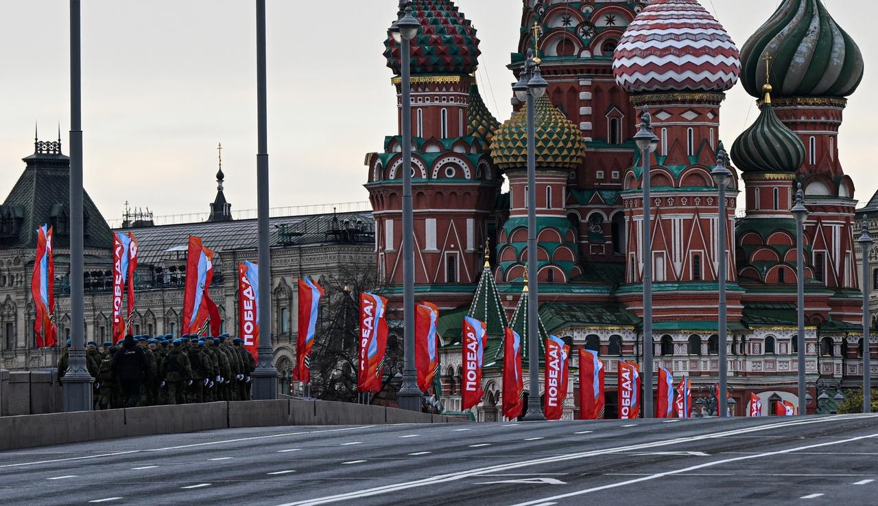 В Москве прошла всероссийская акция «Парад у дома ветерана»