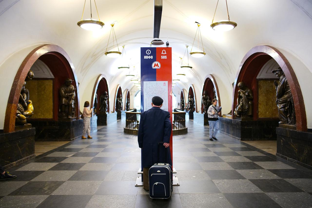 Шесть станций метро в центре Москвы закроют на выход 9 мая